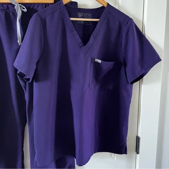 Figs Scrub Set in Deep Purple - Picture 2 of 9